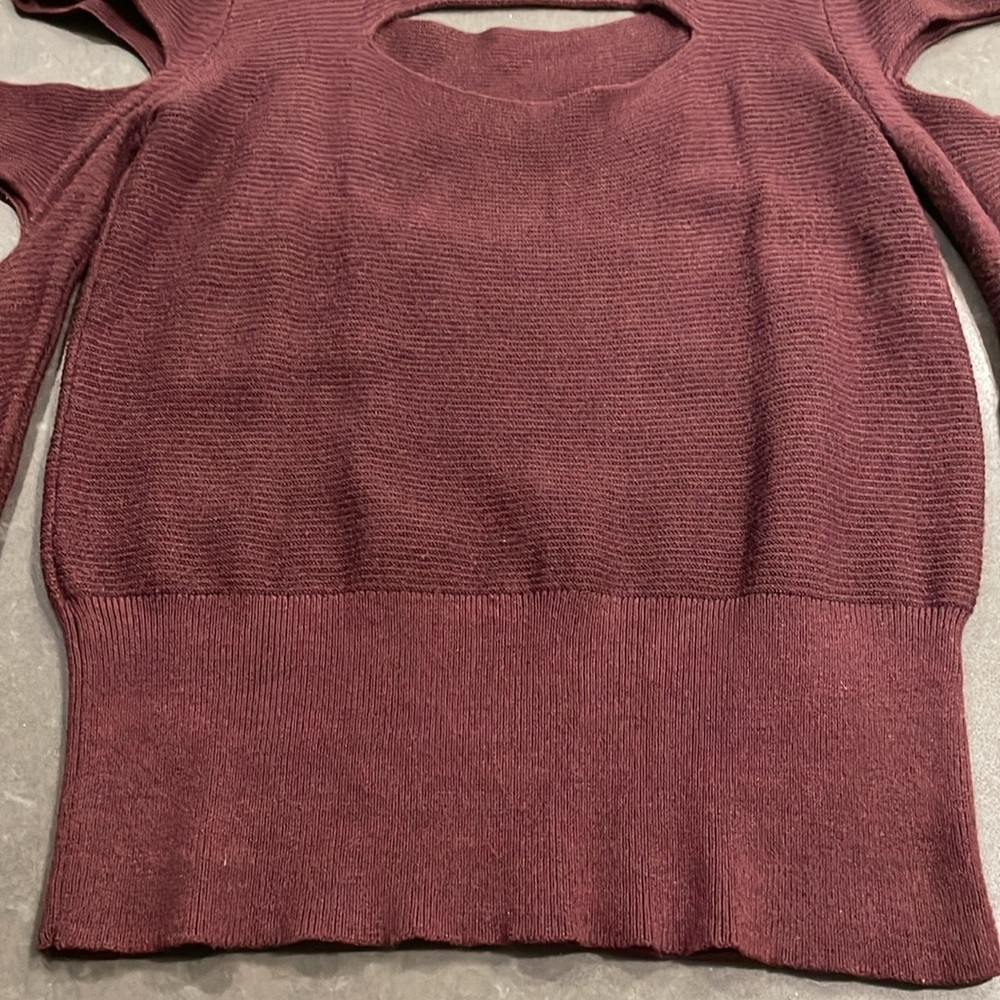Express Cut-Out Sweater Small - Picture 4 of 12